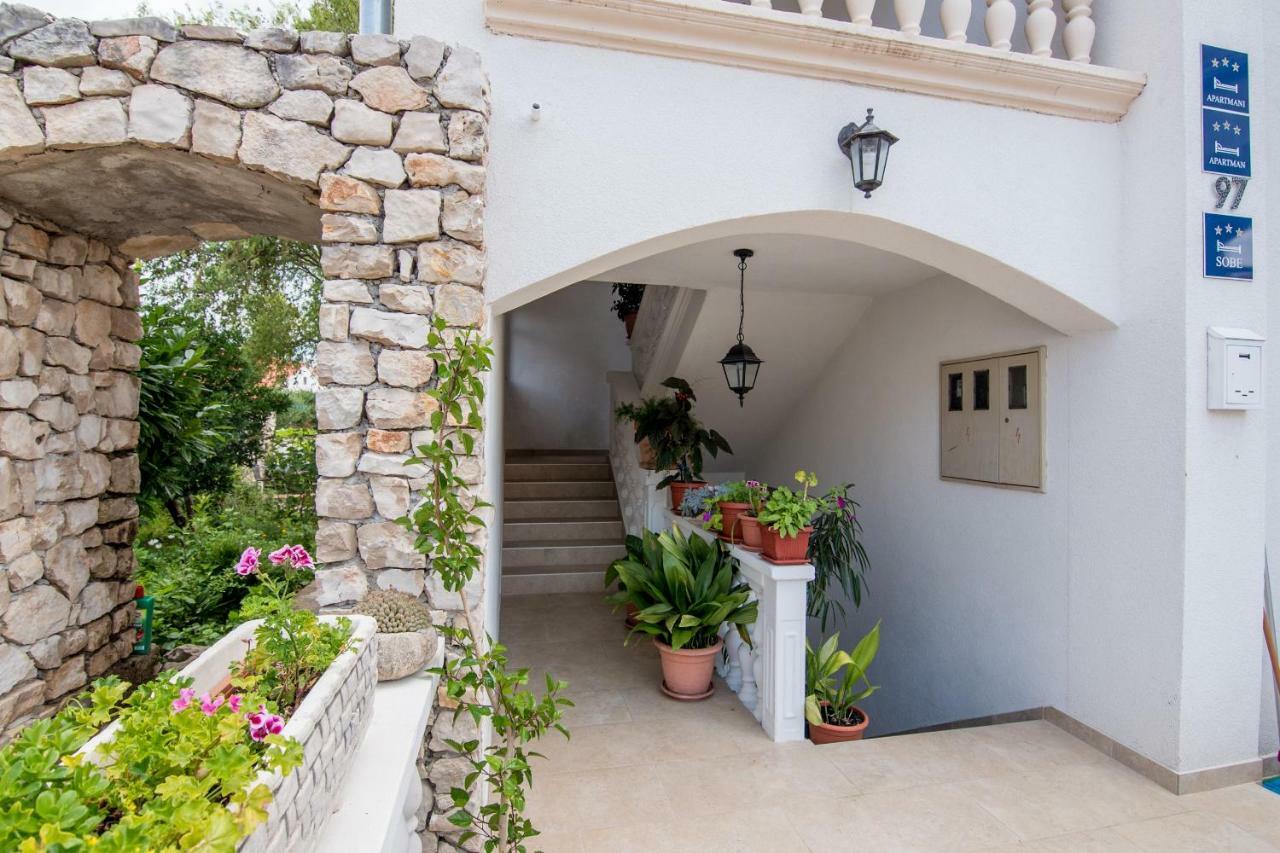 Apartman Bilac Vodice Exteriör bild